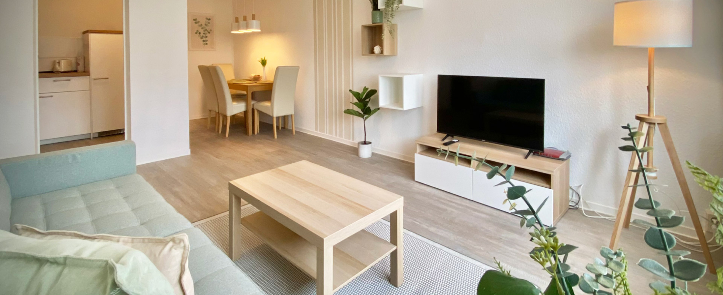 Gästewohnung Radebeuler Straße 6a - moderner Aufenthaltsraum mit offener Küche